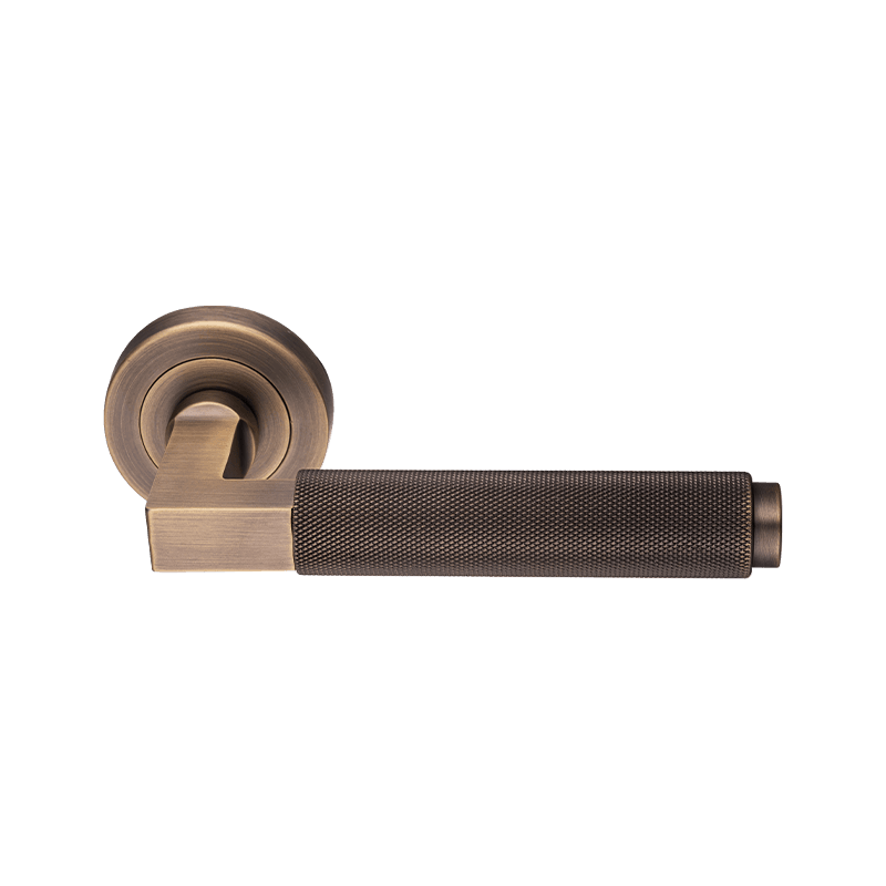 Poignée de porte à levier moleté en aluminium sur le laiton antique rose